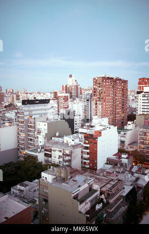 Vista panoramica della capitale dal diciottesimo piano di un edificio residenziale nel quartiere di Palermo. Buenos Aires, Argentina. Apr 2018 Foto Stock