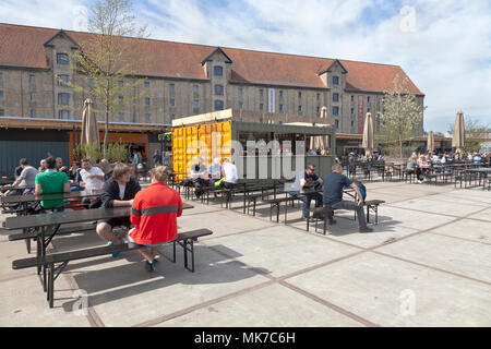 Il giorno di apertura del Bridge Street Cucina a Copenhagen alla Groenlandia piazza commerciale in Christianshavn, alla fine dell'Inner Harbour Bridge. Foto Stock