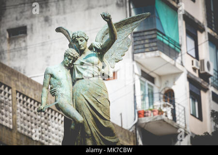 Monumenti a Recoleta cimitero, un cimitero pubblico a Buenos Aires, Argentina. Foto Stock