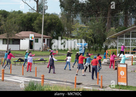 Esercizio in classe Itchimbia Park, Quito, Ecuador. Foto Stock