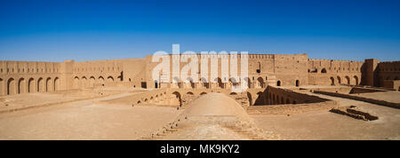 Vista sul tetto della fortezza Al-Ukhaidir vicino a Karbala, Iraq Foto Stock