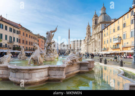 Bella giornata a Piazza Navona, Roma. L'Italia. Foto Stock