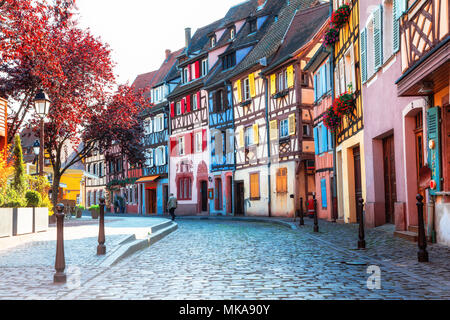 Tradizionali case colorate in Colmar città,l'Alsazia, Francia. Foto Stock