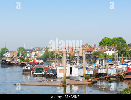 Hammersmith, Londra, Regno Unito. 07 Maggio 2018: questo weekend è previsto per essere una delle più calde su record e anche il giorno più caldo dell'anno finora. Credito: Bradley Smith/Alamy Live News. Foto Stock