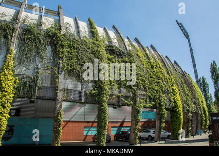 Londra, UK. Il 7 maggio, 2018. Una vista del verde OCS stand presso il Vauxhall fine dell'ovale. Surrey v Worcestershire il giorno 4 della contea di Specsavers partita di campionato. David Rowe/Alamy Live News Foto Stock