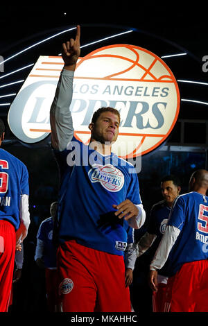 Los Angeles, California, USA. 27 dic 2012. Blake Griffin #32 del tronchesino annunciato durante le presentazioni giocatore prima che il gioco NBA tra i Los Angeles Clippers e dei Boston Celtics a Staples Center di Los Angeles, California. Charles Baus/CSM/Alamy Live News Foto Stock