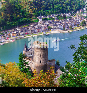 Imponente castello kats oltre il fiume Reno,Germania. Foto Stock