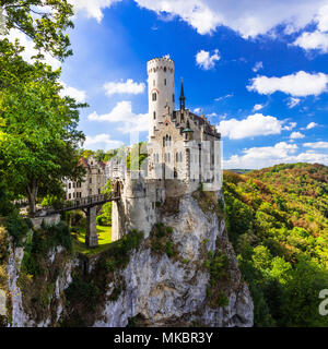 LIchtenstein impressionante castello medievale,vista panoramica,Germania. Foto Stock