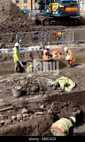 Lo scavo archeologico in Redcliffe quarto centro città di Bristol England Regno Unito Foto Stock