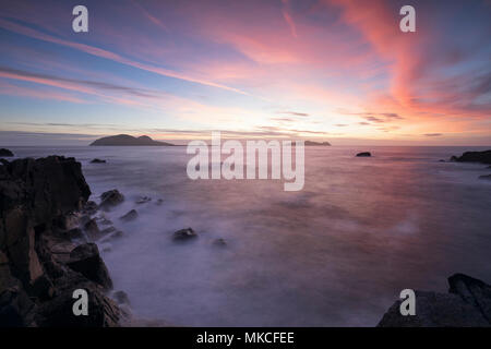 Tramonto sul Blaskett isole sulla penisola di Dingle Contea di Kerry, Irlanda. Foto Stock