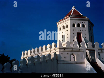 Edifici di Bangkok - Phra Sumen Fort edificio in Bangkok in Thailandia nel sud-est asiatico in Estremo Oriente. Thai militare Difesa storia Wanderlust Travel Foto Stock