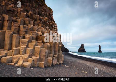 Il basalto formazioni rocciose "Troll delle dita Foto Stock