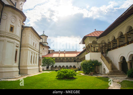 Il Monastero di Horezu in Romania, visto dall'esterno. Foto Stock