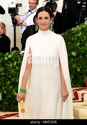 Livia Firth frequentando il Metropolitan Museum of Art Costume Institute Gala benefici 2018 in New York, Stati Uniti d'America. Foto Stock