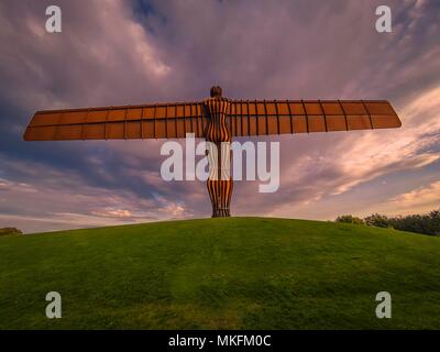 Tramonto dell'angelo del Nord a Tyne and Wear, Inghilterra Foto Stock