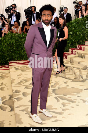 Donald Glover aka Childish Gambino frequentando il Metropolitan Museum of Art Costume Institute Gala benefici 2018 in New York, Stati Uniti d'America. Foto Stock