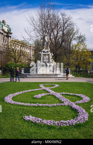 Wolfgang Amadeus Mozart statua in Burggarten park a Vienna, in Austria Foto Stock