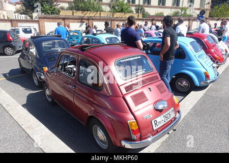 Fiat 500 raduno a Roma Italia Foto Stock