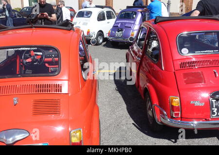 Fiat 500 raduno a Roma Italia Foto Stock