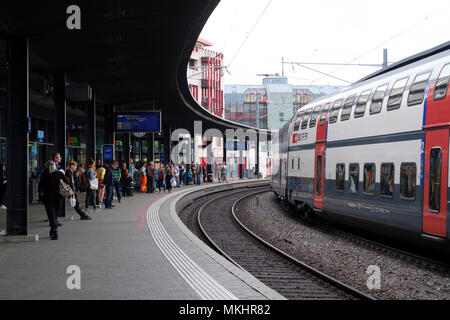 Zugo Bahnof stazione ferroviaria in Zug, Svizzera, Europa Foto Stock