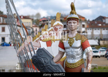 Legionario romano di statue in Ponte de Lima, regione del Minho del Portogallo, Europa Foto Stock