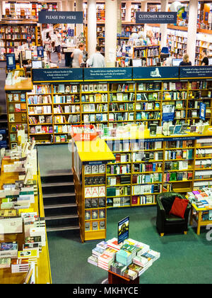 Mondi camera più grande vendita libri, Norrington Camera, Blackwell's Bookshop, ampia st, Oxford, Oxfordshire, England, Regno Unito, GB. Foto Stock