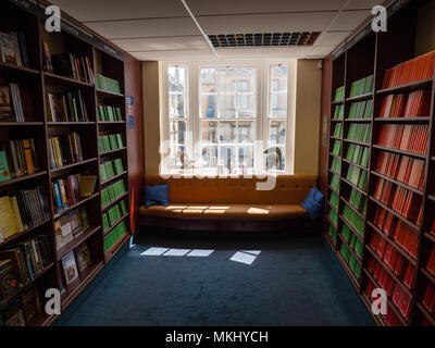 Loeb Classical Library, Blackwell's Bookshop, Broad Street, Oxford, Oxfordshire, England, Regno Unito, GB. Foto Stock