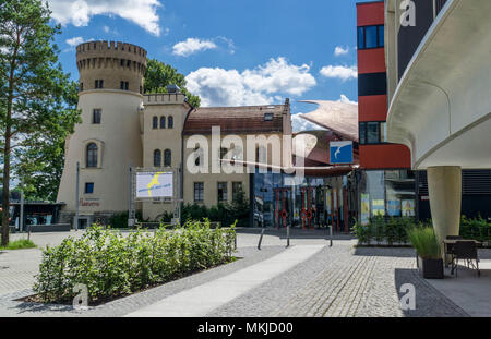 Mulino di cicoria e ingresso nella schiffbauergasse, Hans Otto Theater di Potsdam, Zichorienmühle und Eingang Hans Otto Theater in der Schiffbauergasse, Po Foto Stock