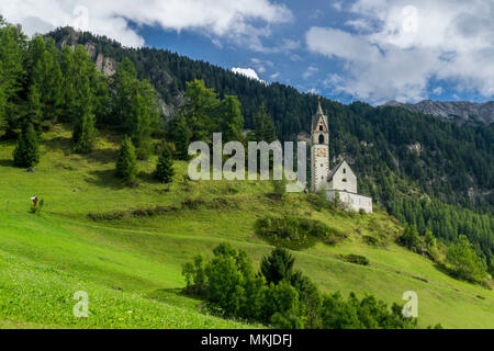 La chiesa di Santa Barbara Weiler, Wengen in gardertal tolpei, Kirche Sankt Barbara Weiler am Tolpei, Wengen Gardertal im Foto Stock