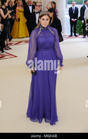 New York, NY, STATI UNITI D'AMERICA. Il 7 maggio, 2018. 07 Maggio 2018 - New York New York - Principessa Beatrice di York. 2018 Metropolitan Museum of Art Costume Institute Gala: ''corpi celesti: moda e l'Immaginazione cattolica. Photo credit: Christopher Smith/AdMedia Credito: Christopher Smith/AdMedia/ZUMA filo/Alamy Live News Foto Stock