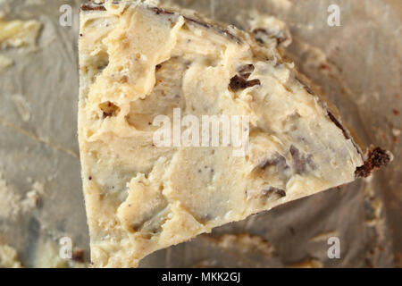 Semi di papavero la torta con la glassa di crema di burro Foto Stock