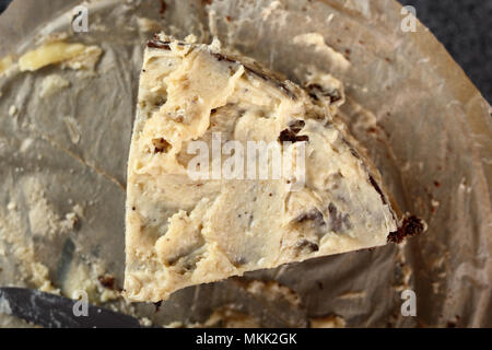 Semi di papavero la torta con la glassa di crema di burro Foto Stock