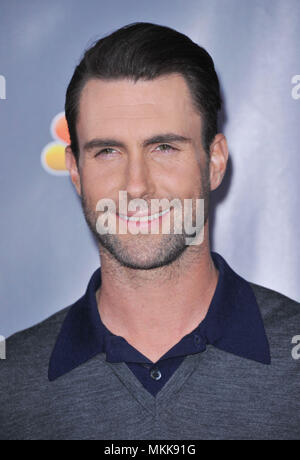 Adam Levine alla voce Stagione 5 sul palco di NBC di Los Angeles.Adam Levine 120 Red Carpet Event, verticale, STATI UNITI D'AMERICA, industria cinematografica, celebrità, fotografia, Bestof, arte cultura e intrattenimento, Topix celebrità moda / Verticale, meglio di, evento nella vita di Hollywood - California, moquette rossa e dietro le quinte, USA, industria cinematografica, celebrità, movie celebrità, personaggi televisivi, musica celebrità, fotografia, Bestof, arte cultura e intrattenimento, Topix, headshot, verticale, una persona, dall'anno , 2013, inchiesta tsuni@Gamma-USA.com Foto Stock