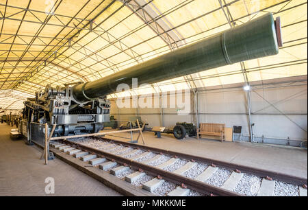 La 180 ton 1918 BL 18 Stazione Ferroviaria obice pistola sul display a Fort Nelson Museum di Portsmouth, Regno Unito Foto Stock