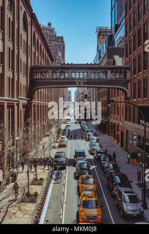 West 16th Street guardando ad est dall'Highline. Foto Stock