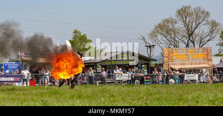 Netley Marsh, Hampshire, Regno Unito. Il 6 maggio 2018. Il primo giorno, dei due giorni di manifestazione, Hampshire Game & Country Fair attrae folle su una calda giornata di sole. Foto Stock