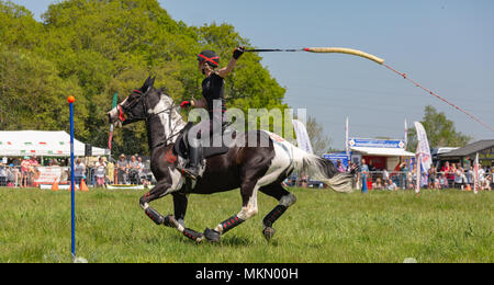 Netley Marsh, Hampshire, Regno Unito. Il 6 maggio 2018. Il primo giorno, dei due giorni di manifestazione, Hampshire Game & Country Fair attrae folle su una calda giornata di sole. Foto Stock