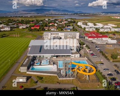 Piscina locale, Alftanes, Islanda Foto Stock