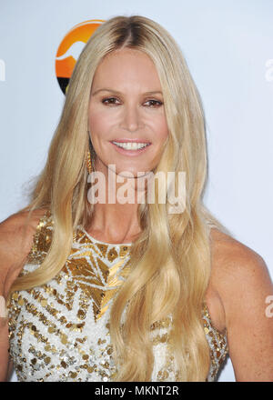 Elle Macpherson al G'Day USA Black Tie Gala - 2013 al JW Marriot Hotel in Los Angeles.Elle Macpherson  049 Red Carpet Event, verticale, STATI UNITI D'AMERICA, industria cinematografica, celebrità, fotografia, Bestof, arte cultura e intrattenimento, Topix celebrità moda / Verticale, meglio di, evento nella vita di Hollywood - California, moquette rossa e dietro le quinte, USA, industria cinematografica, celebrità, movie celebrità, personaggi televisivi, musica celebrità, fotografia, Bestof, arte cultura e intrattenimento, Topix, headshot, verticale, una persona, dall'anno , 2013, inchiesta tsuni@Gamma-USA.com Foto Stock