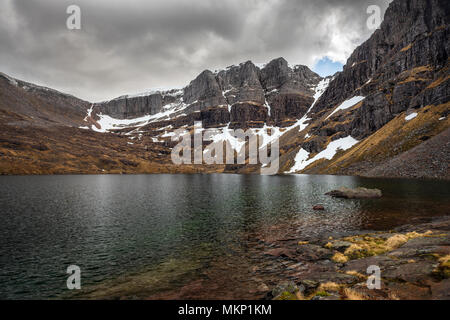 La tripla contrafforte di Coire Mhic Fhearchair su Beinn Eighe su del Torridon montagne a nord ovest di Highlands della Scozia Foto Stock