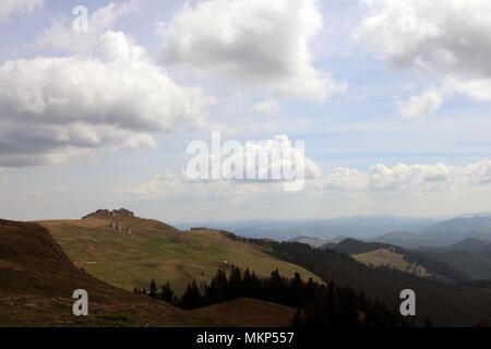Natura, montagne e foreste in Bucovina, Romania Foto Stock