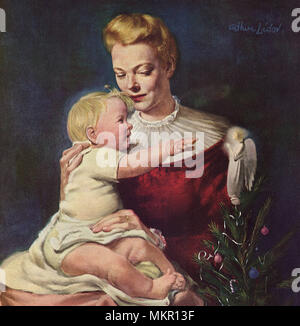 Madre detiene il Baby raggiungendo per Angelo su albero di Natale Foto Stock