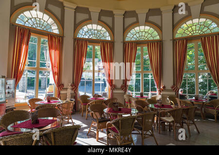 SKLENE TEPLICE - 28 settembre 2017: Vecchia spa Hot Spring Resort interior Sklene Teplice. Esso è un piccolo villaggio termale in Banska Bystrica la regione centrale del Foto Stock