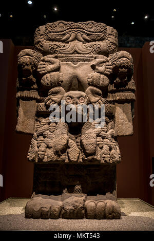 Camera azteca, Statua di Coatlicue - Dea Azteca, Museo Nazionale di Antropologia, Città del Messico, Messico Foto Stock