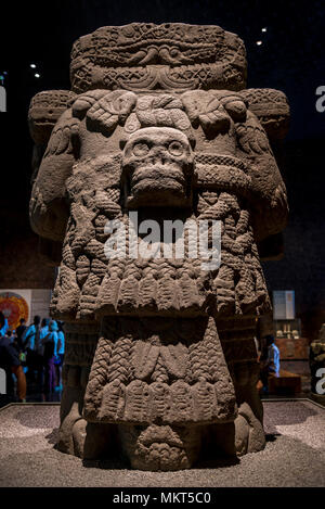 Camera azteca, Statua di Coatlicue - Dea Azteca, Museo Nazionale di Antropologia, Città del Messico, Messico Foto Stock