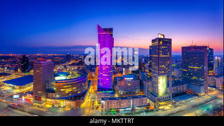 I moderni grattacieli a Varsavia down town, Polonia Foto Stock
