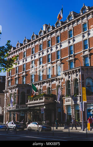 Dublino, Irlanda - 6 Maggio 2018: esterno del Shelbourne Hotel nel centro della città di Dublino Foto Stock