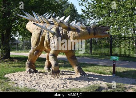 Lubin, Polonia. 8 Maggio, 2018. Maggio 08.2018 Lubin Polonia Parco Dinosauri in Polonia Kentrozaur - Kentrosaurus Credito: Piotr Twardysko/ZUMA filo/Alamy Live News Foto Stock