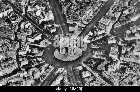 Vista aerea del L'Arc de Triomphe. Parigi. 1930 Foto Stock