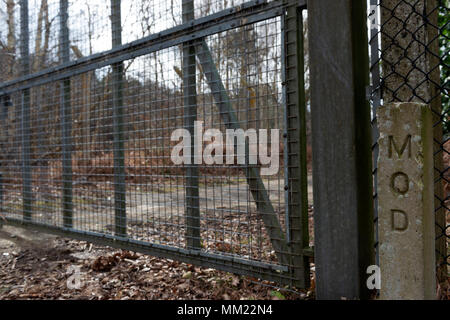 Porta Est presso l'ex USAF Guerra Fredda airfield, Woodbridge, Suffolk, Regno Unito. Foto Stock